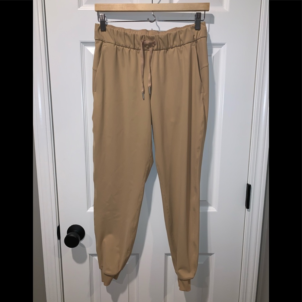 Lululemon joggers - Sz 6